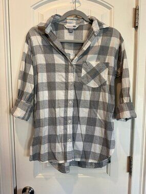Small old navy button down plaid shirt